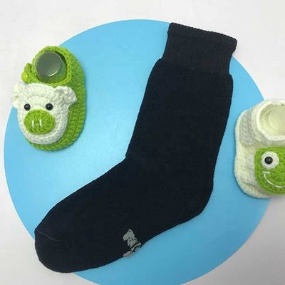 우리의 승무원 양말과 함께 겨울 모험에서 편안하고 편안하게 유지