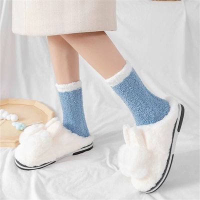 맞춤형 디자인 따뜻한 산호 모피 바닥 양말 여성 비 경사 및 지속가능