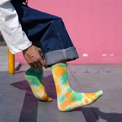 UNISEX 37-44 EU 사이즈 타이 염색 얇은 사탕 색상 인쇄 맞춤 솜 튜브 스포츠 양말